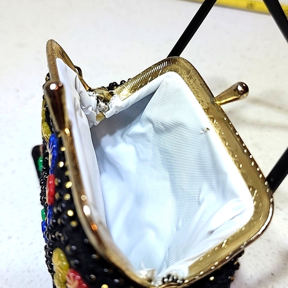 Vintage Beaded Coin purse. - Picture 5 of 9